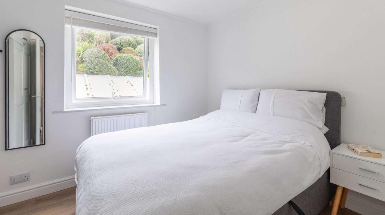 Brand New Central Balcony Flat - Hastings Holidays Extérieur photo